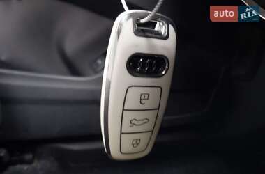 Внедорожник / Кроссовер Audi Q4 e-tron 2022 в 