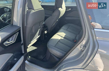 Внедорожник / Кроссовер Audi Q4 e-tron 2023 в 