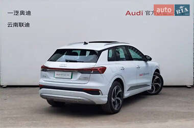 Позашляховик / Кросовер Audi Q4 e-tron 2023 в 