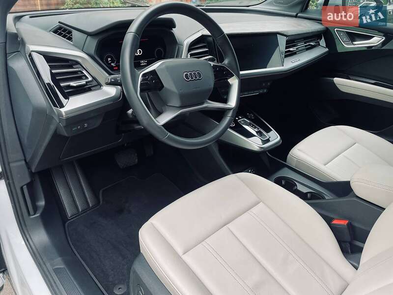Позашляховик / Кросовер Audi Q4 e-tron 2023 в Івано-Франківську
