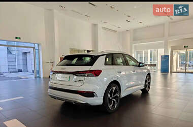 Позашляховик / Кросовер Audi Q4 e-tron 2023 в 