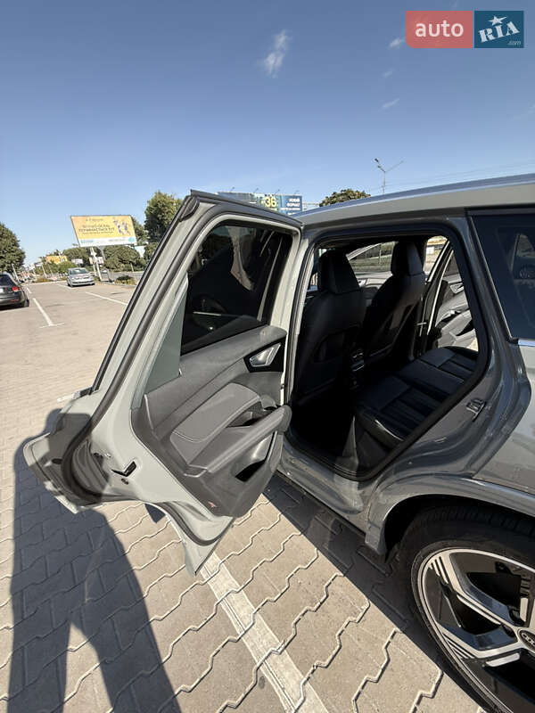 Позашляховик / Кросовер Audi Q4 e-tron 2024 в Києві