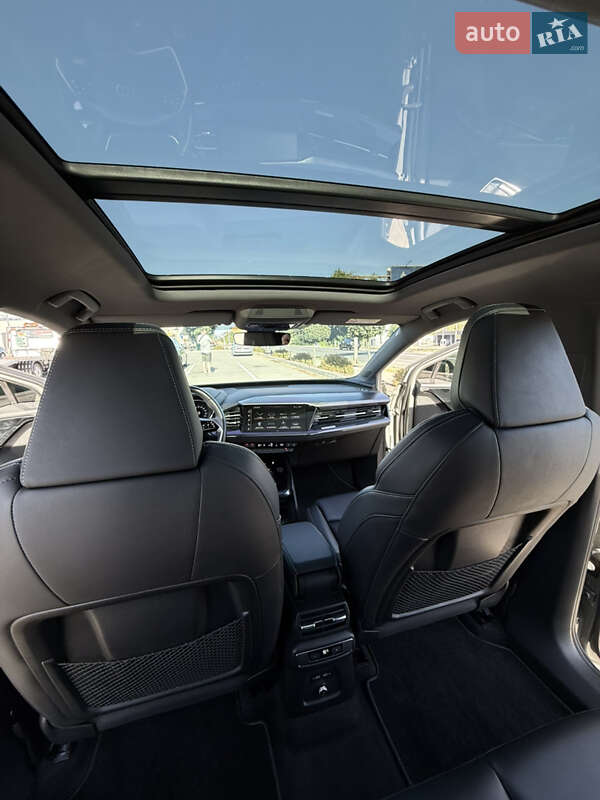 Позашляховик / Кросовер Audi Q4 e-tron 2024 в Києві