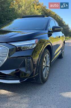 Внедорожник / Кроссовер Audi Q4 e-tron 2022 в 
