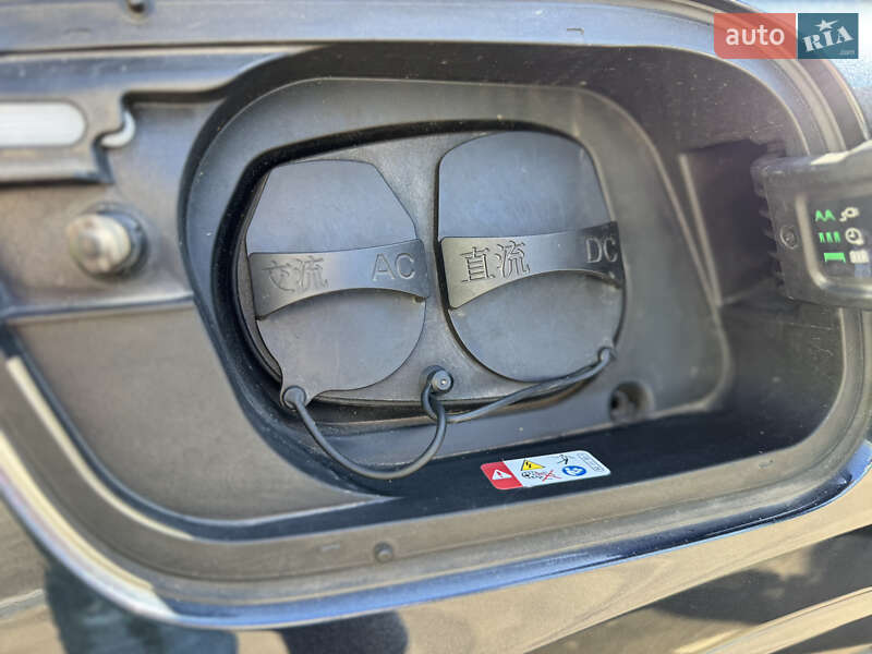 Внедорожник / Кроссовер Audi Q4 e-tron 2023 в Киеве