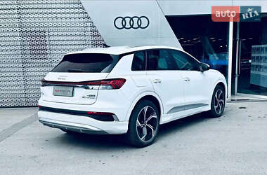 Позашляховик / Кросовер Audi Q4 e-tron 2023 в 