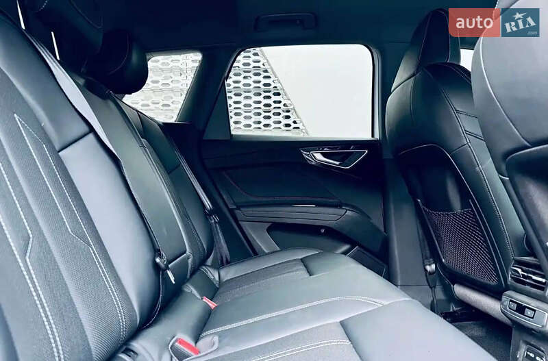 Внедорожник / Кроссовер Audi Q4 e-tron 2023 в Киеве