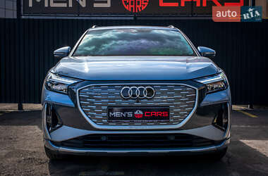 Позашляховик / Кросовер Audi Q4 e-tron 2024 в 