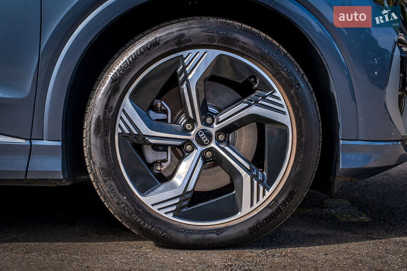 Внедорожник / Кроссовер Audi Q4 e-tron 2024 в Киеве