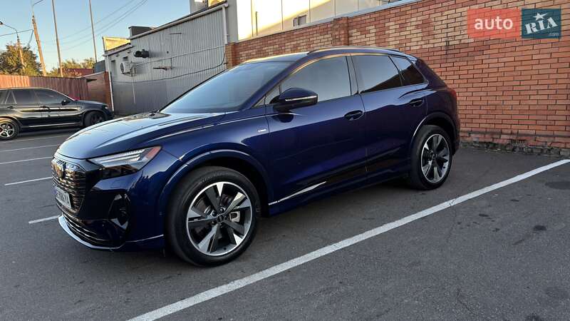 Позашляховик / Кросовер Audi Q4 e-tron 2023 в Кривому Розі