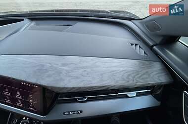 Внедорожник / Кроссовер Audi Q4 e-tron 2023 в 