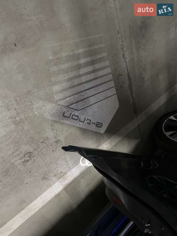 Позашляховик / Кросовер Audi Q4 e-tron 2023 в Кривому Розі