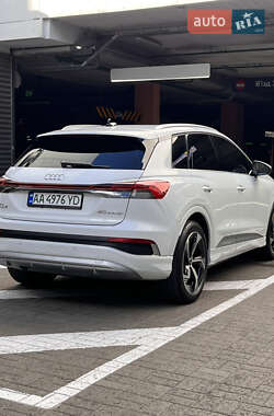 Внедорожник / Кроссовер Audi Q4 e-tron 2024 в 