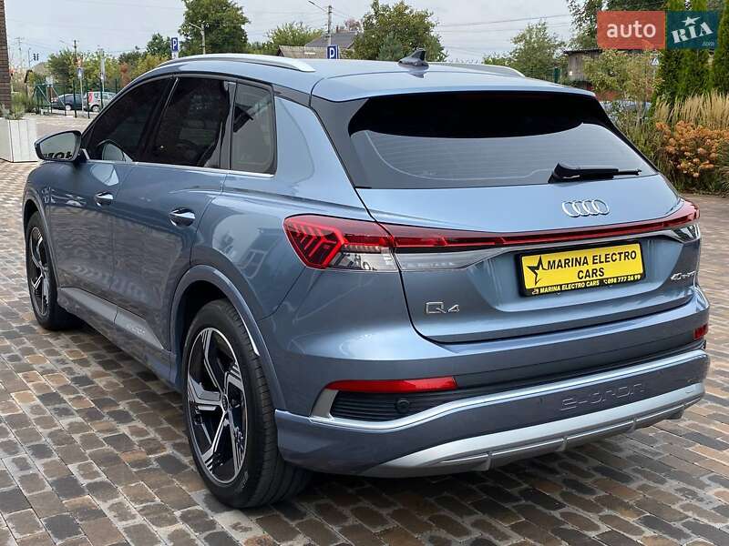 Позашляховик / Кросовер Audi Q4 e-tron 2024 в Погребах