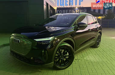 Позашляховик / Кросовер Audi Q4 e-tron 2025 в 