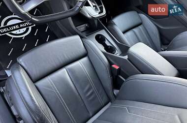Позашляховик / Кросовер Audi Q4 e-tron 2021 в 