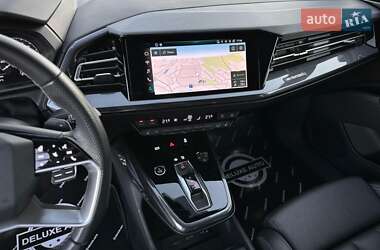 Позашляховик / Кросовер Audi Q4 e-tron 2021 в 