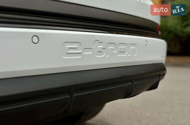 Внедорожник / Кроссовер Audi Q4 e-tron 2023 в 