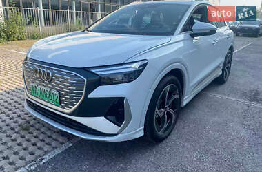 Позашляховик / Кросовер Audi Q4 e-tron 2023 в 