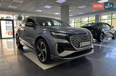 Внедорожник / Кроссовер Audi Q4 e-tron 2024 в 