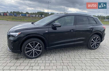Позашляховик / Кросовер Audi Q4 e-tron 2022 в 