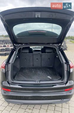 Позашляховик / Кросовер Audi Q4 e-tron 2022 в 