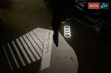 Позашляховик / Кросовер Audi Q4 e-tron 2022 в 