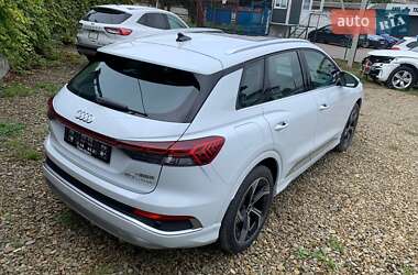 Позашляховик / Кросовер Audi Q4 e-tron 2023 в 