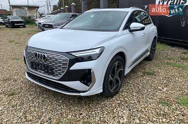 Позашляховик / Кросовер Audi Q4 e-tron 2023 в 
