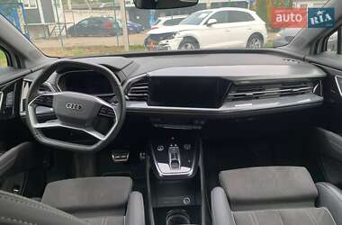 Позашляховик / Кросовер Audi Q4 e-tron 2023 в 