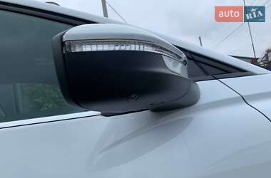 Позашляховик / Кросовер Audi Q4 e-tron 2023 в 