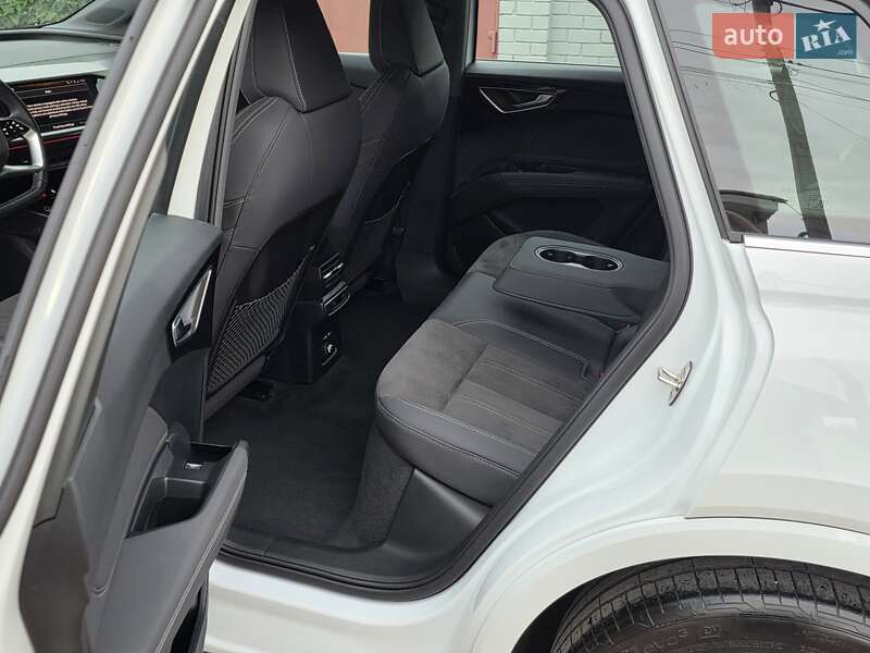 Позашляховик / Кросовер Audi Q4 e-tron 2023 в Одесі фото 23 Позашляховик / Кросовер Audi Q4 e-tron 2023 в Одесі