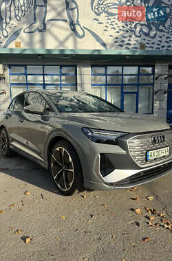 Позашляховик / Кросовер Audi Q4 e-tron 2023 в 