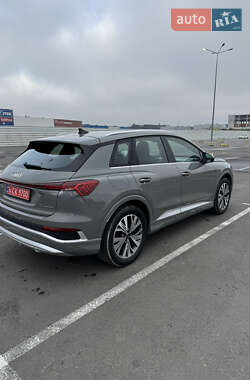 Позашляховик / Кросовер Audi Q4 e-tron 2022 в 