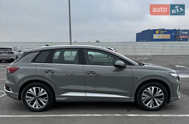 Позашляховик / Кросовер Audi Q4 e-tron 2022 в 