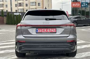 Позашляховик / Кросовер Audi Q4 e-tron 2022 в 