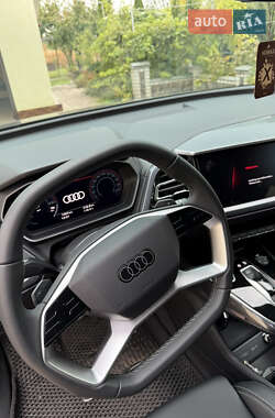 Позашляховик / Кросовер Audi Q4 e-tron 2025 в 