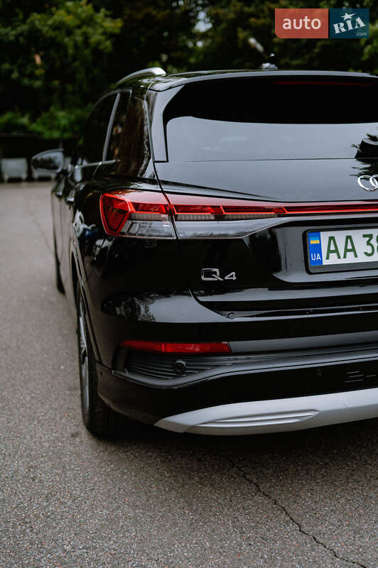 Внедорожник / Кроссовер Audi Q4 e-tron 2022 в Ирпене