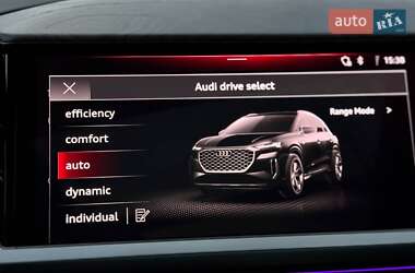 Позашляховик / Кросовер Audi Q4 e-tron 2023 в 