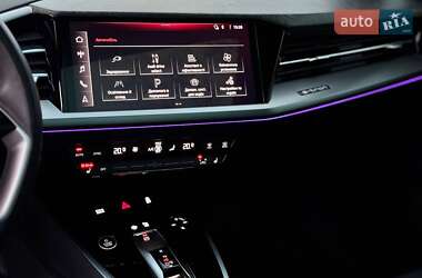 Позашляховик / Кросовер Audi Q4 e-tron 2023 в 
