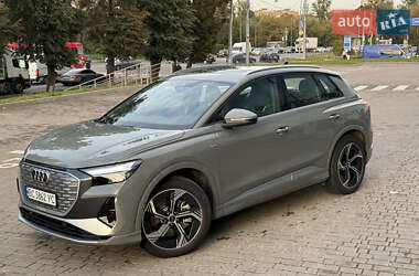 Внедорожник / Кроссовер Audi Q4 e-tron 2023 в 