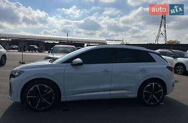 Позашляховик / Кросовер Audi Q4 e-tron 2023 в 