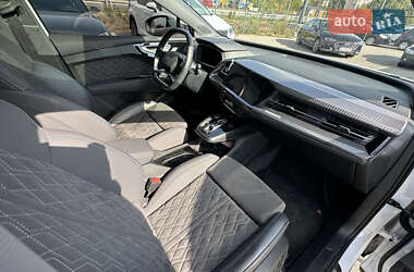 Позашляховик / Кросовер Audi Q4 e-tron 2023 в 