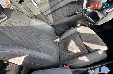 Позашляховик / Кросовер Audi Q4 e-tron 2023 в 
