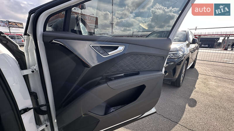 Позашляховик / Кросовер Audi Q4 e-tron 2023 в Полтаві