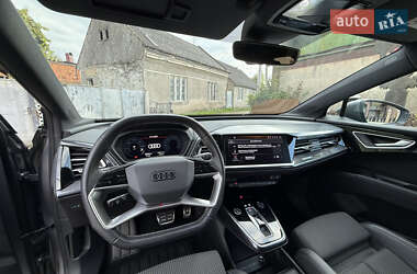 Позашляховик / Кросовер Audi Q4 e-tron 2022 в 
