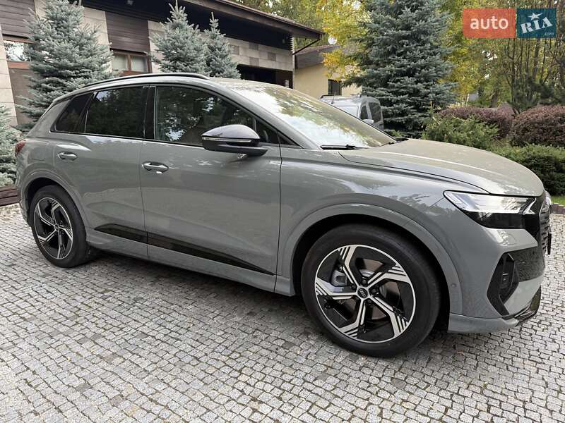 Внедорожник / Кроссовер Audi Q4 e-tron 2025 в 