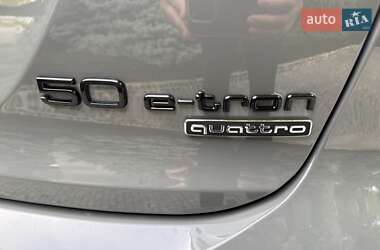 Внедорожник / Кроссовер Audi Q4 e-tron 2025 в 