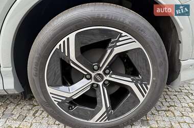 Внедорожник / Кроссовер Audi Q4 e-tron 2025 в 