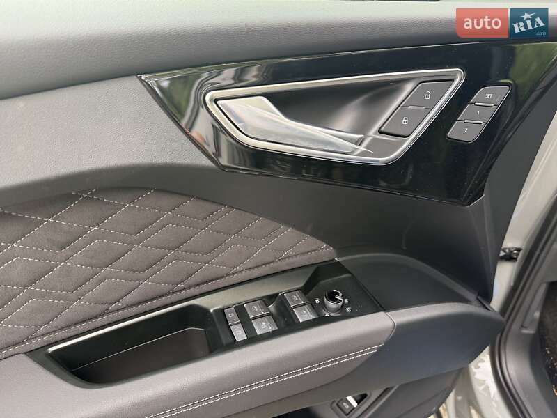 Позашляховик / Кросовер Audi Q4 e-tron 2025 в Харкові